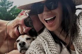 Uitgeskop! Pa Charles vat Meghan en prins Harry se Britse spoghuis terug