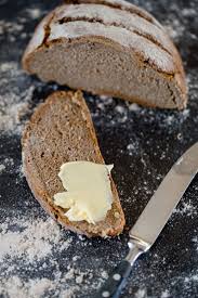 Vollkornbrot Mit Sauerteig Mit Roggen Und Weizenvollkornmehl Kuechenchaotin Brot Backen Rezept Einfach Brot Selber Backen Rezept Brot Backen Rezept