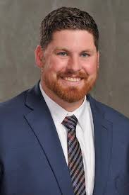 Edward Jones-Financial Advisor: Dustin M. Pennington