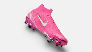 At 22 and 20 respectively, the pair are favourable options in the market. Nike Launch The Mercurial Superfly Mbappe Rosa Soccerbible