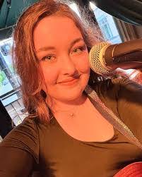 Anna Beatty's Instagram, Twitter & Facebook