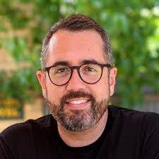 Daniel Crittendon's Instagram, Twitter & Facebook