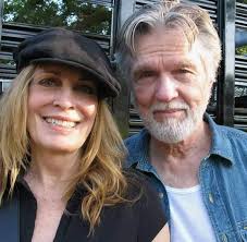 Tourist complaints about t shirt shops