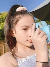 Nina Duckworth's Instagram, Twitter & Facebook