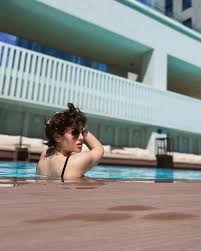 کلیپ سکسی ریحانه پارسا زیر دوش