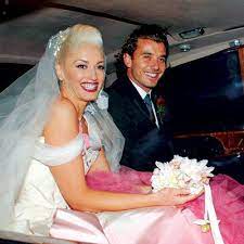 After A London Bash Gavinrossdale And Gwenstefani Cruised Into The Sunset Before Celebrity Wedding Photos Gwen Stefani Wedding Dress Celebrity Wedding Gowns