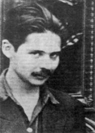 O pasare albastra zvacnise dintre ramuri, si viata caprioarei spre zarile tarzii zburase lin, cu tipat, ca pasarile toamna când lasa cuiburi sure si pustii. Babel Web Anthology Labis Nicolae Moartea CÄprioarei