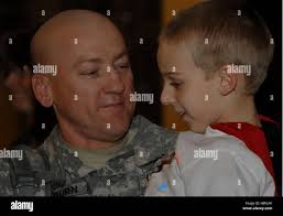 Military homecoming airport hi-res stock photography and images