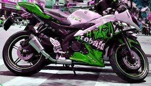 Yamaha r15 2021 tersedia dalam 3 pilihan warna. Yamaha R15 Ganti Striping Bikin Tambah Pangling Motorblitz