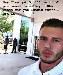 Daylon Newport Sells Cars