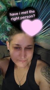 Kelly Starkey's Instagram, Twitter & Facebook