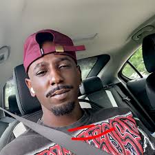 Target customer finds boa constrictor inside shopping cart. 😱🐍  tinyurl.com/2aeg6kk4