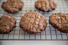 Mix properly mold the beef into disc shapes circles coat with the coating mix preheat the oven at 375°f for 10 minutes bake at 350°f, the baking time should be about 20 minutes take out the beef and allow it to cool. Easy Oven Baked Hamburgers I Heart Naptime