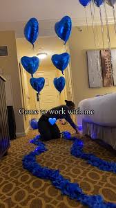 Decorate hotel room for boyfriend birthday