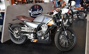 Sport classic pagani 125 promo. F B Mondial Hps 125i Kleiner Viertakter Mit Grosser Optik Kus Newsroom