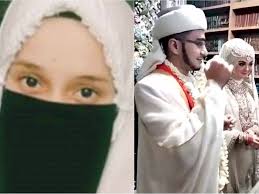 Umur 55 tahun) adalah seorang tokoh islam indonesia yang dikenal sebagai pendiri dan pemimpin organisasi front pembela islam. Profil Lengkap Syarifah Najwa Shihab Putri Rizieq Shihab Yang Baru Menikah Indozone Id