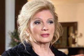 Per brevi periodi il programma è stato condotto anche da emanuela folliero e maria teresa ruta. Iva Zanicchi Chi E Quanto Guadagna Patrimonio Cifre