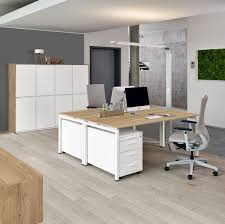 Schreibtisch Trento Moderner Schreibtisch Trento Von Febru Mit Weissem Gestell Die Tischplatte Schreibtisch Modern Innenausstattung Buro Design Schreibtisch