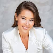 Sonia Lange's Instagram, Twitter & Facebook