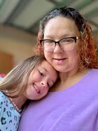 Today is the first day of school for my little ones! 🥳🎈 I can't believe  my youngest twins are already 1st graders, and this year, I'm a mom of both  1st and