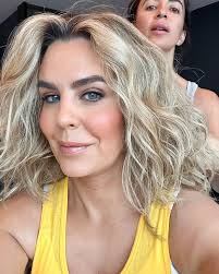 cangrowhair ✌️😘 @stefaniepratico #glamartist admiring her amazing  handywork. #ittakesapro 🙏🏻 Hair/makeup: @stefaniepratico eyebrows:  @jazzbrowartist #bıggerisbetter #glamteam