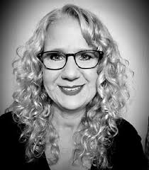 Laurie Nave's Instagram, Twitter & Facebook