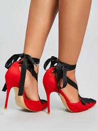 Questa stampa edizione limitata è firmata e numerata a mano dall'artista savelli fabrizio ed è una delle sole 25 prodotte. Scarpe Rosse Tacco 1f809f