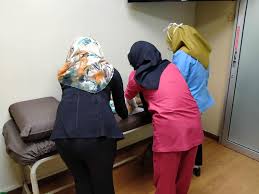 Mungkin pertanyaan yang satu ini akan terbersit di benak parents yang memiliki anak perempuan. Pengalaman Sunat Bayi Perempuan Di Klinik As Salam Bandar Baru Bangi