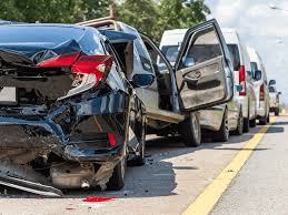 7 Step Guide to Choosing the Right Personal Injury Lawyer For Your Auto  Accident