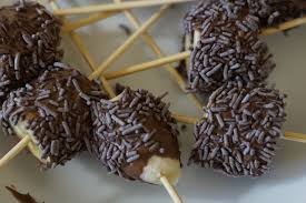 Eine schokoladige süßigkeit mit gesundem knuspereffekt. Schokofruchte So Einfach Machst Du Sie Selber Utopia De