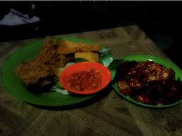 Menu makan malam sehat anti bikin gemuk yang terakhir adalah tahu yang dimasak dengan cara dikukus. Sambal Bawang Pak Herman Kelezatan Menu Sederhana Di Tengah Gempuran Menu Menu Kekinian Jogja