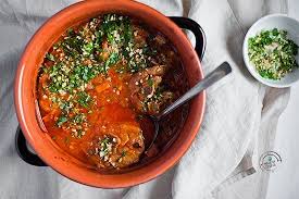 Puoi trovare tante altre deliziose ricette su www.cucinareconamc.info. Ossibuchi Di Tacchino Con Gremolata Di Pinoli E Prezzemolo Casa Di Vita
