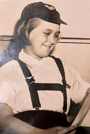 My sister in law Sandra (Gilmore) Mullon was a young lady in 1957 when she  wrote a letter to Queen Elisabeth II to thank her for sending a pair of  swans too