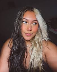 justin bieber coming out with a phone case is so unexpected but then again,  this is the husband of the CEO of Rhode✨🫧📱imagine this case is like  $300😭 #iphone16 #iphone16promax #justinbieber #phonecase