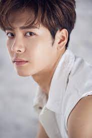 Джексон ван — гонконгский рэпер, певец и танцор. Jackson Wang Filme Alter Biographie