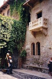 Juliet S Balcony In Verona Italy A Lovestruck Romeo Sang A Street Suss Serenade Laying Everbody Low With The Lovesong That He M Verona Italia Verona Italia