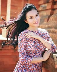 Với quan điểm là một nghệ sĩ thì mang đến cho đời vẻ đẹp của lời ca tiếng hát, nỗ. Tan Nhan Tiáº¿t Lá»™ Gi Vá» Cat Se Ä'i Hat HÆ¡n 300 Triá»‡u