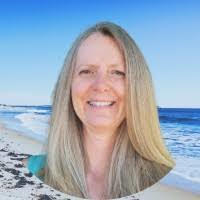 Jennifer Swank's Instagram, Twitter & Facebook