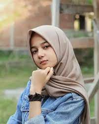 Entdecke rezepte, einrichtungsideen, stilinterpretationen und andere ideen zum ausprobieren. Download 30 Foto Cewek Cewek Cantik Dan Lucu Berhijab Koleksi Wallpaper Hd