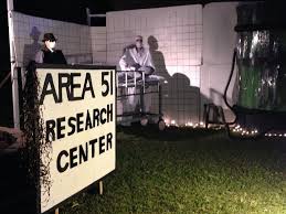 This is all the footage we've taken of setting up our new, huge halloween yard inflatable display for 2020! This Quiet Plano Cul De Sec Transforms Into Theatrical Worthy Halloween Home Display Candysdirt Com