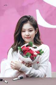 Black Pink Jennie có cảm giác cô gái này chỉ cần mặc 1 cái | Wanita, Selebriti, Selebritas