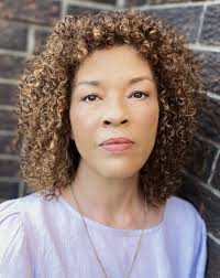 Pretty Little Liars" The Glove That Rocks the Cradle (TV Episode 2017)