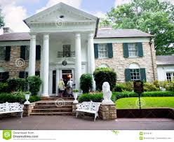 Le celebrazioni sono vietate a tutti quelli sotto. Graceland E La Casa Di Cantante Elvis Presley Nello Stile Di Un Palazzo Anteguerra E Di Un Magnete Per I Fan Della Musica Fotografia Editoriale Immagine Di Diventato Bordo 83759181