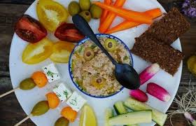 Recette Crudivore De Valerie Marciatack De Plateau De Crudites Rillette Au Thon Et Huile D Olive Bio Tramier Nourriture Recette Culinaire