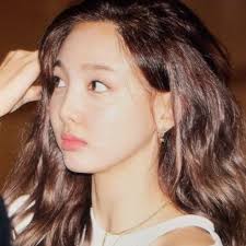 omg look how pretty she is um side profile hello twice im nayeon preview edits kpop gg girl group nayeon nayeon twice girl side profile