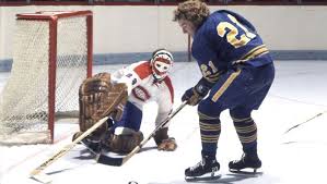 La ligue canadienne de hockey a annoncé aujourd'hui l'ordre des sélections en vue de l'édition 2021 de son repêchage international qui se tiendra un total de 17 actuels et anciens joueurs de la lch ont aidé le canada à remporter sa 27e médaille d'or au championnat du monde de hockey de l'iihf. Ron Schock Of The Buffalo Sabres Thwarted By Ken Dryden Joueurs De Hockey Hockey Joueur