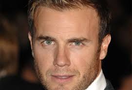 Solano recebe uma intimação por causa da denúncia feita por Max