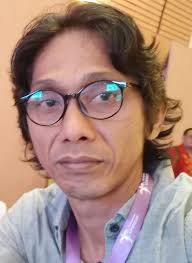 Kolaborasi Surbol dan Uwake Dalam Pagelaran Puisi,Musik dan Monolog  Galenrong Ramadhan