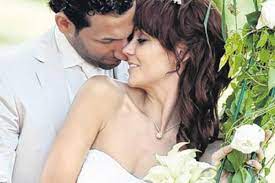 Kivabe boka hoy rebecca mir und massimo sinato hochzeit. Jahreswechsel Traumhochzeit In Weiss Der Moment Des Jahres Fur Die Sinatos Schwabmunchner Allgemeine