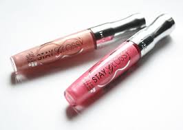 Rimmel stay glossy lipgloss 6 saate kadar dudakta kalma vaadi veren, ışıltılı, somon rengi bir gloss. Thenotice Stay With Me And Never Stop Being Glamorous Thenotice